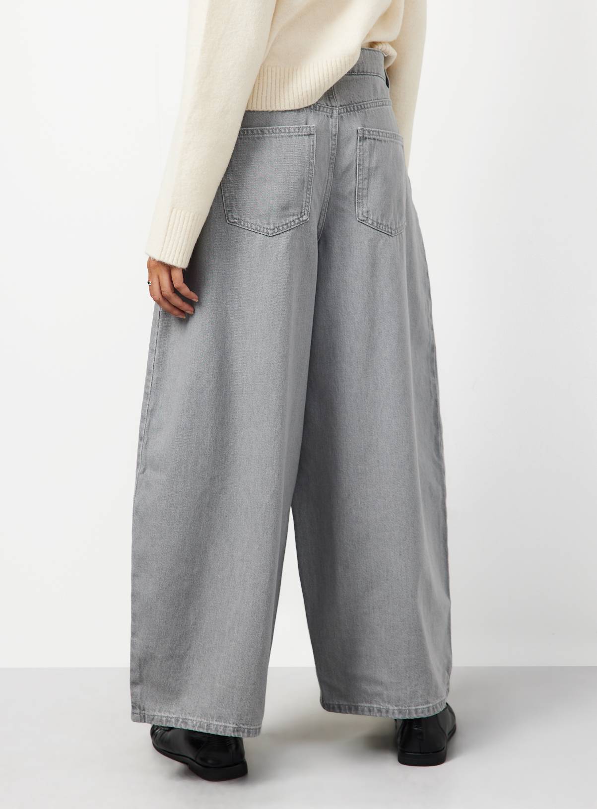 Light Grey Balloon Pleated Denim Jeans 8 - Image 4